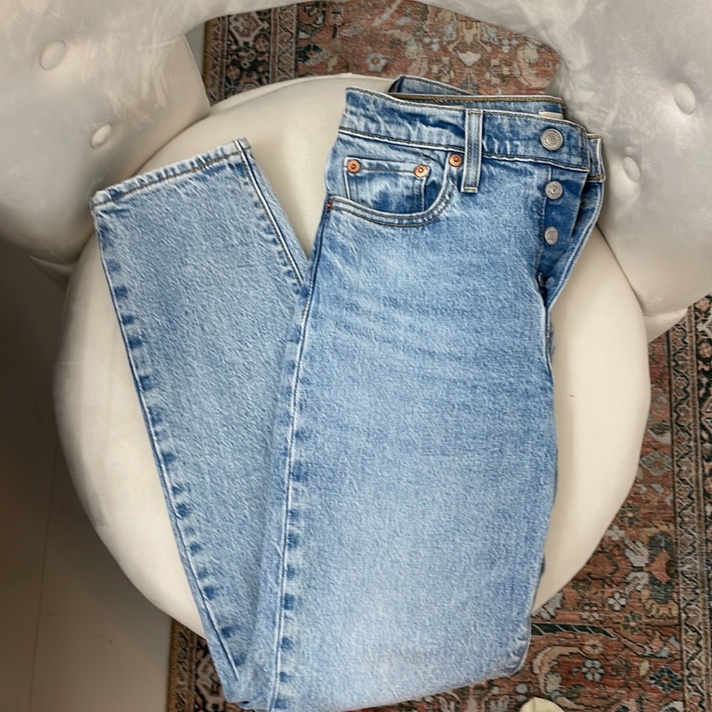 Levi’s Wedgie Jean